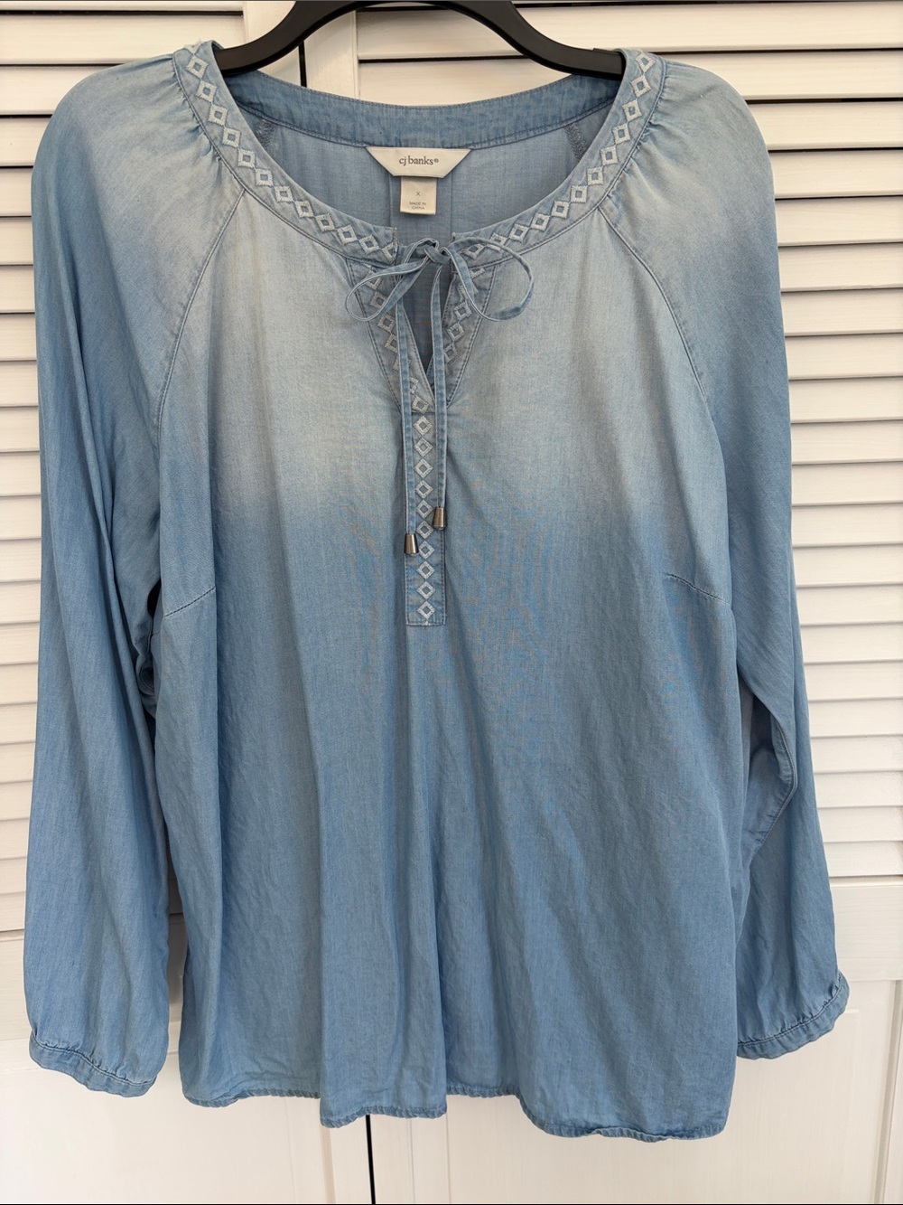 CJ Banks  Sz X (14W) Peasant Top Blue Embroidery Trim Long Sleeve Lightweight